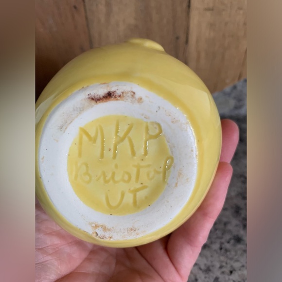 Vintage MKP Mountain Kiln Pottery Yellow Ceramic Mini Pitcher Creamer Bristol VT - Picture 5 of 7